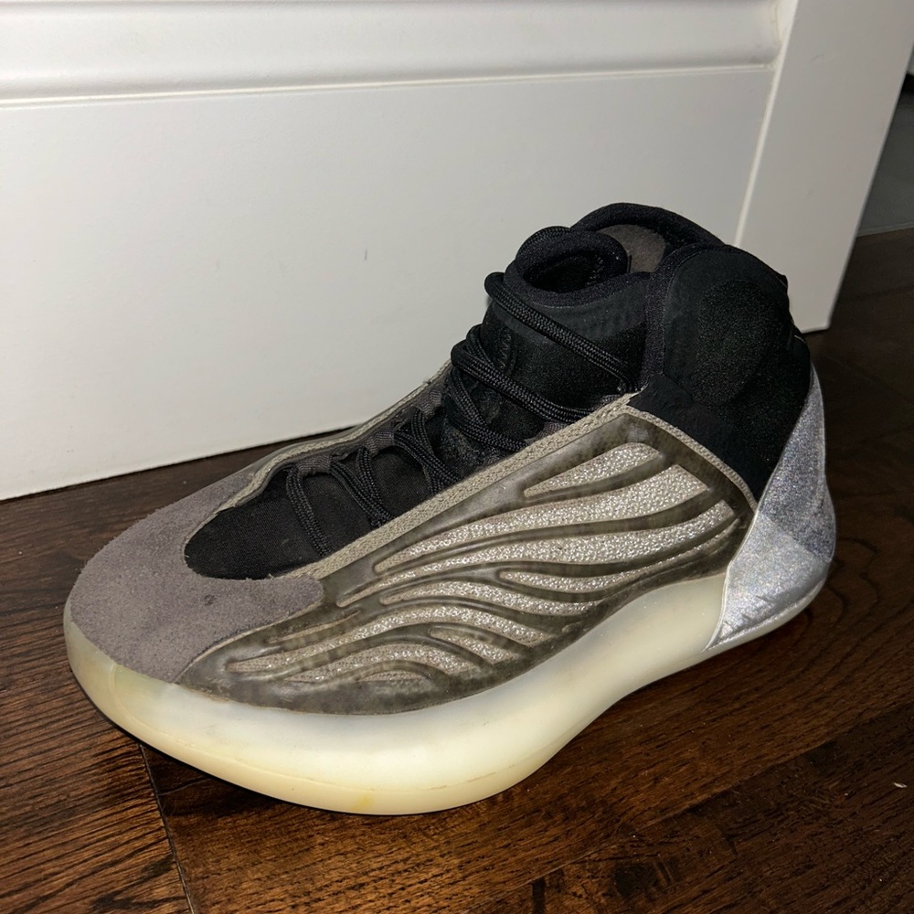 Yeezy QNTM Quantum- Men’s 5.5 Women’s 6.5 Excellent Condition No Box